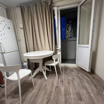 Сдается 1-комнатная квартира, 42 м²