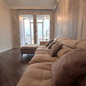 Сдается 2-х комнатная квартира, 75 м²
