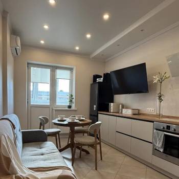 Сдается 2-х комнатная квартира, 80 м²