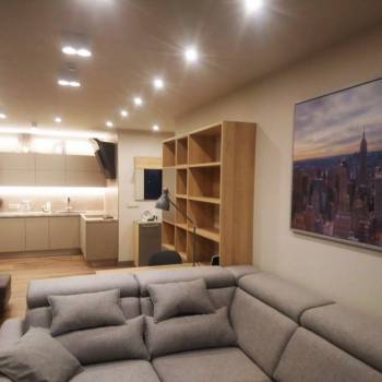 Сдается 2-х комнатная квартира, 75 м²
