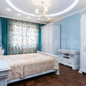 Продается Многокомнатная квартира, 130 м²