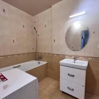 Сдается 1-комнатная квартира, 53,7 м²