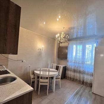Сдается 1-комнатная квартира, 53,7 м²
