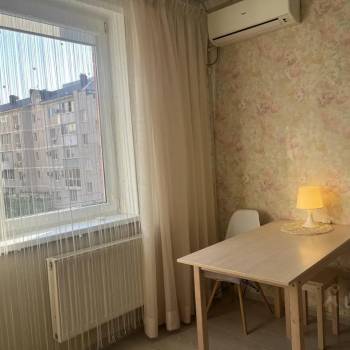 Сдается 1-комнатная квартира, 42 м²