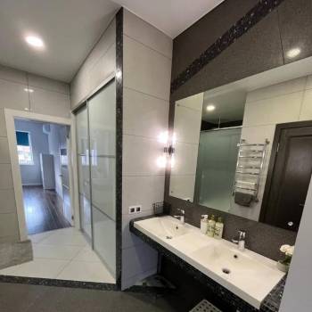 Сдается 2-х комнатная квартира, 85 м²