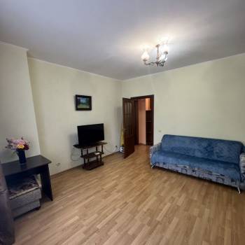 Продается 1-комнатная квартира, 42,4 м²