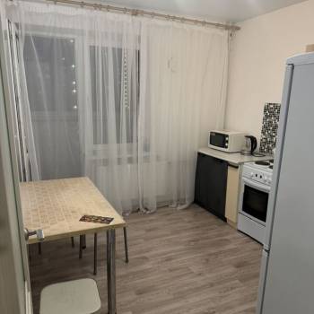 Продается 1-комнатная квартира, 36 м²