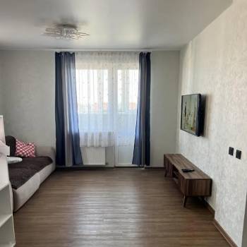 Сдается 1-комнатная квартира, 56 м²