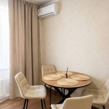 Продается 1-комнатная квартира, 37 м²