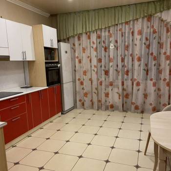 Сдается 1-комнатная квартира, 49 м²
