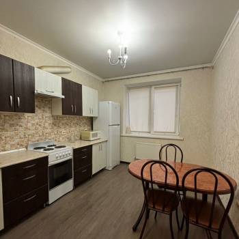 Сдается 1-комнатная квартира, 42 м²