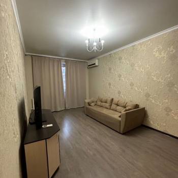 Сдается 1-комнатная квартира, 42 м²