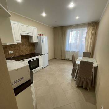 Сдается 1-комнатная квартира, 50 м²