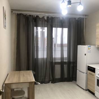 Сдается 1-комнатная квартира, 37 м²