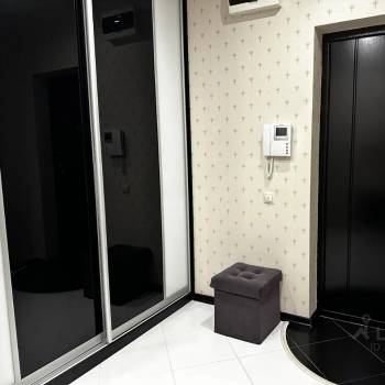 Сдается 1-комнатная квартира, 60 м²