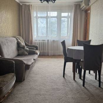Продается Многокомнатная квартира, 76 м²