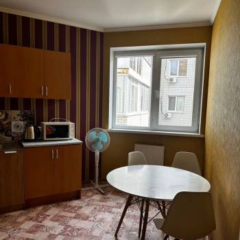 Сдается 1-комнатная квартира, 52 м²