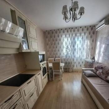 Сдается 1-комнатная квартира, 47 м²
