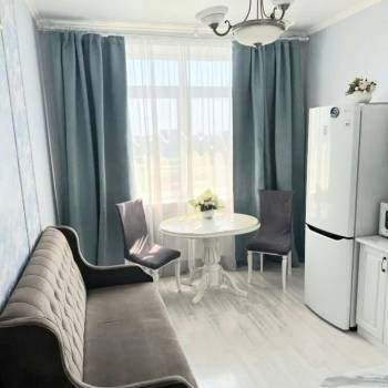 Сдается 1-комнатная квартира, 42 м²
