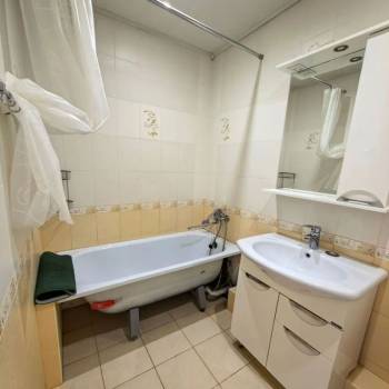 Продается 1-комнатная квартира, 37,8 м²