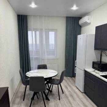 Сдается 1-комнатная квартира, 43 м²