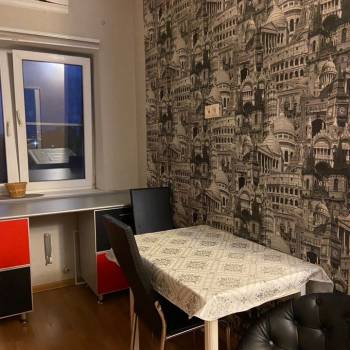 Сдается 1-комнатная квартира, 46 м²