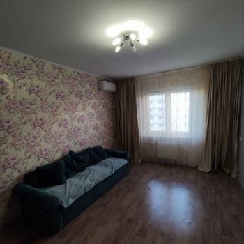 Продается 1-комнатная квартира, 43 м²