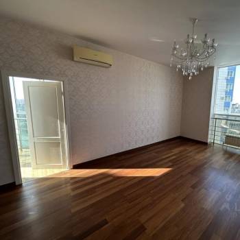 Продается 2-х комнатная квартира, 97 м²