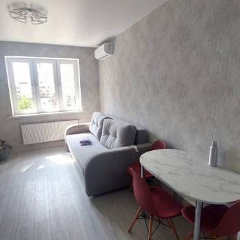 Сдается 1-комнатная квартира, 38 м²