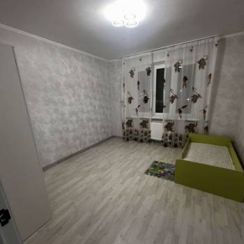 Сдается Многокомнатная квартира, 80 м²