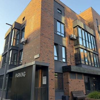 Продается 1-комнатная квартира, 93,8 м²