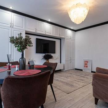 Продается Многокомнатная квартира, 243,6 м²