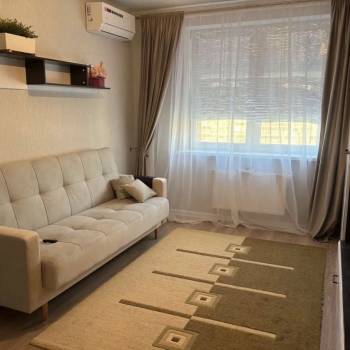 Сдается 1-комнатная квартира, 42 м²