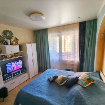 Продается 1-комнатная квартира, 37 м²