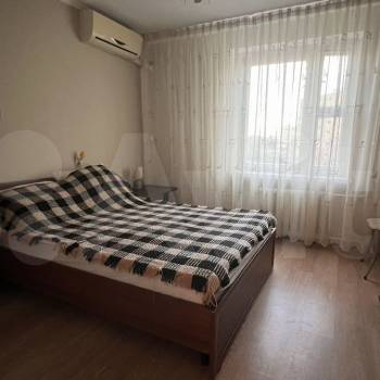 Сдается Многокомнатная квартира, 60 м²