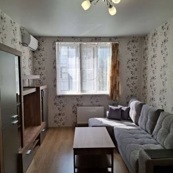 Продается 1-комнатная квартира, 37 м²