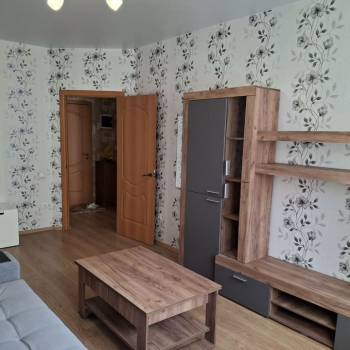 Продается 1-комнатная квартира, 37 м²