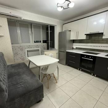 Сдается 1-комнатная квартира, 48 м²