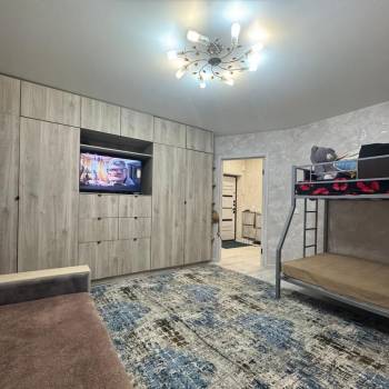 Продается 1-комнатная квартира, 36 м²