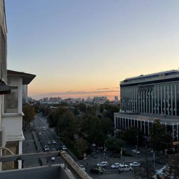 Сдается 1-комнатная квартира, 56 м²