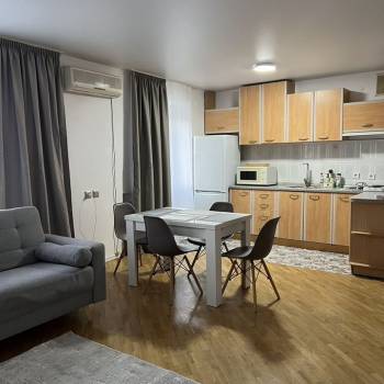 Сдается 1-комнатная квартира, 56 м²