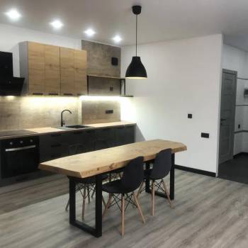 Сдается 1-комнатная квартира, 56 м²