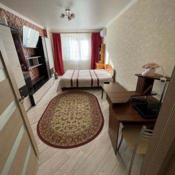 Продается 1-комнатная квартира, 42 м²