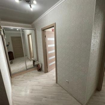 Продается 1-комнатная квартира, 42 м²