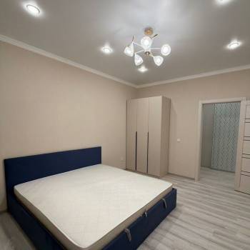 Сдается 2-х комнатная квартира, 77 м²