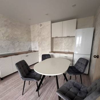 Сдается 1-комнатная квартира, 42 м²