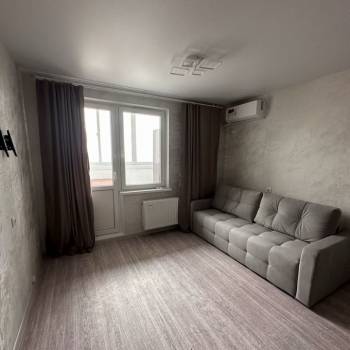 Сдается 1-комнатная квартира, 42 м²