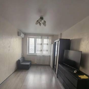 Сдается 1-комнатная квартира, 42 м²