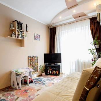 Продается 1-комнатная квартира, 42 м²