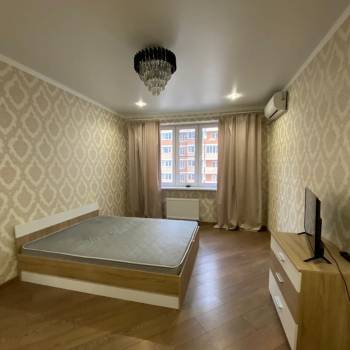 Сдается 1-комнатная квартира, 42 м²